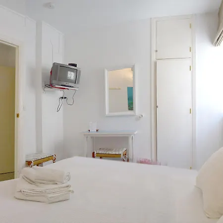 Altamar Guest house 2*